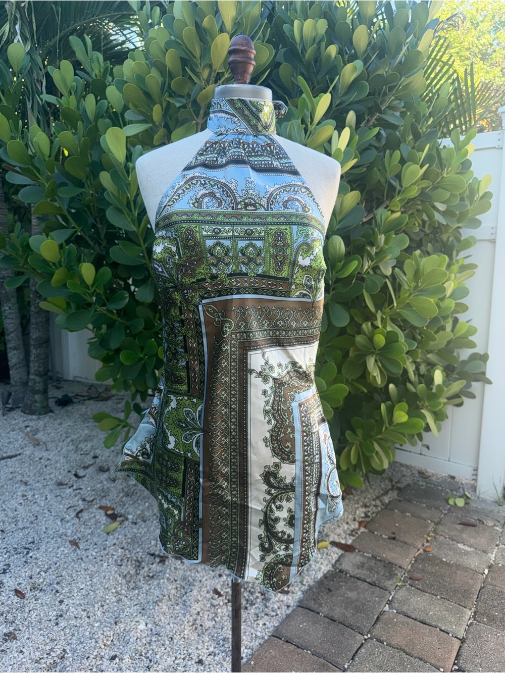 Y2k 2000s Sleeveless Halter Paisley Print Top in Green and Brown
